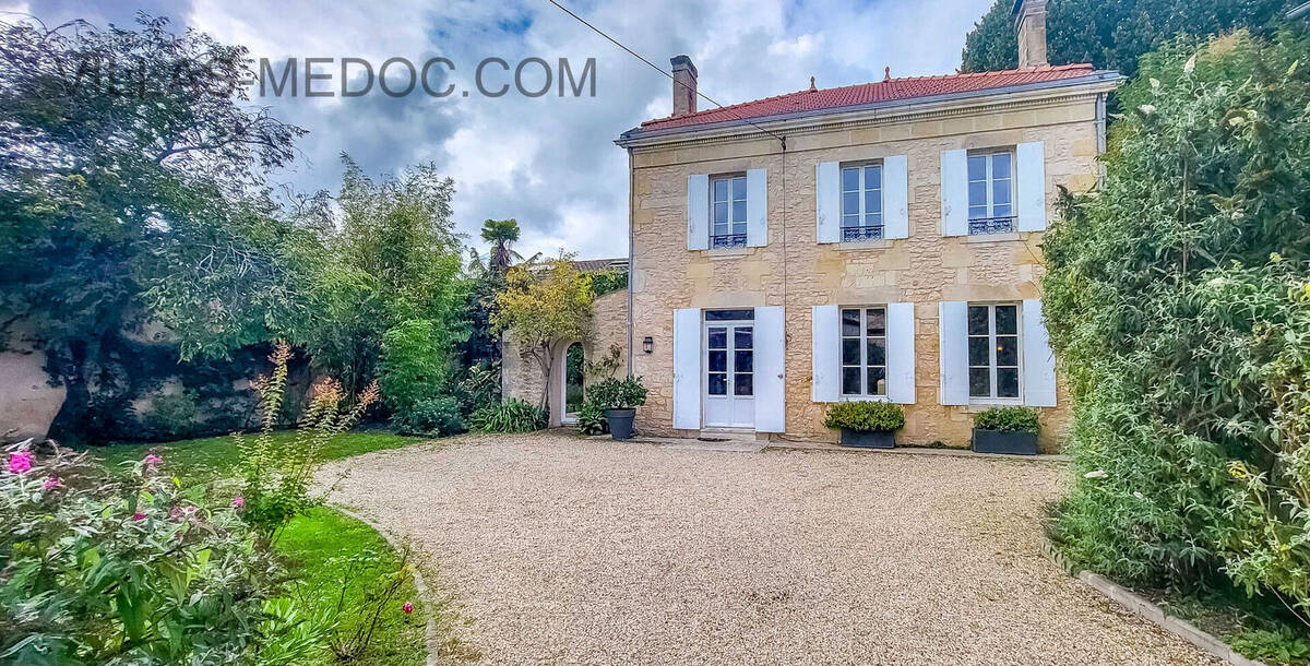 Maison à SAINT-GERMAIN-D'ESTEUIL