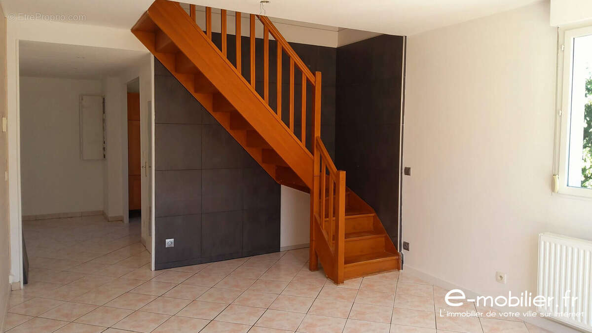 Appartement 57 m² à Quintal  - photo 3