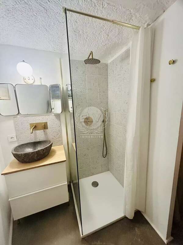 Maison à PLAN-DE-LA-TOUR