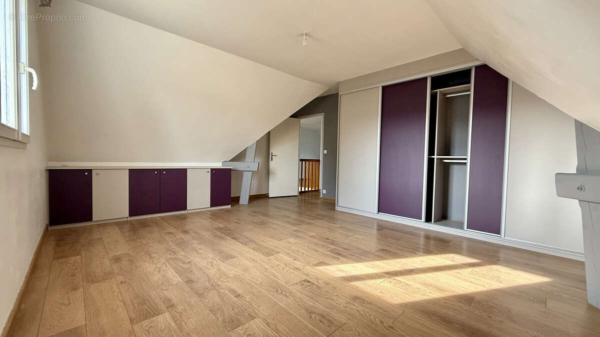 Maison à SAINT-CYR-SUR-LOIRE