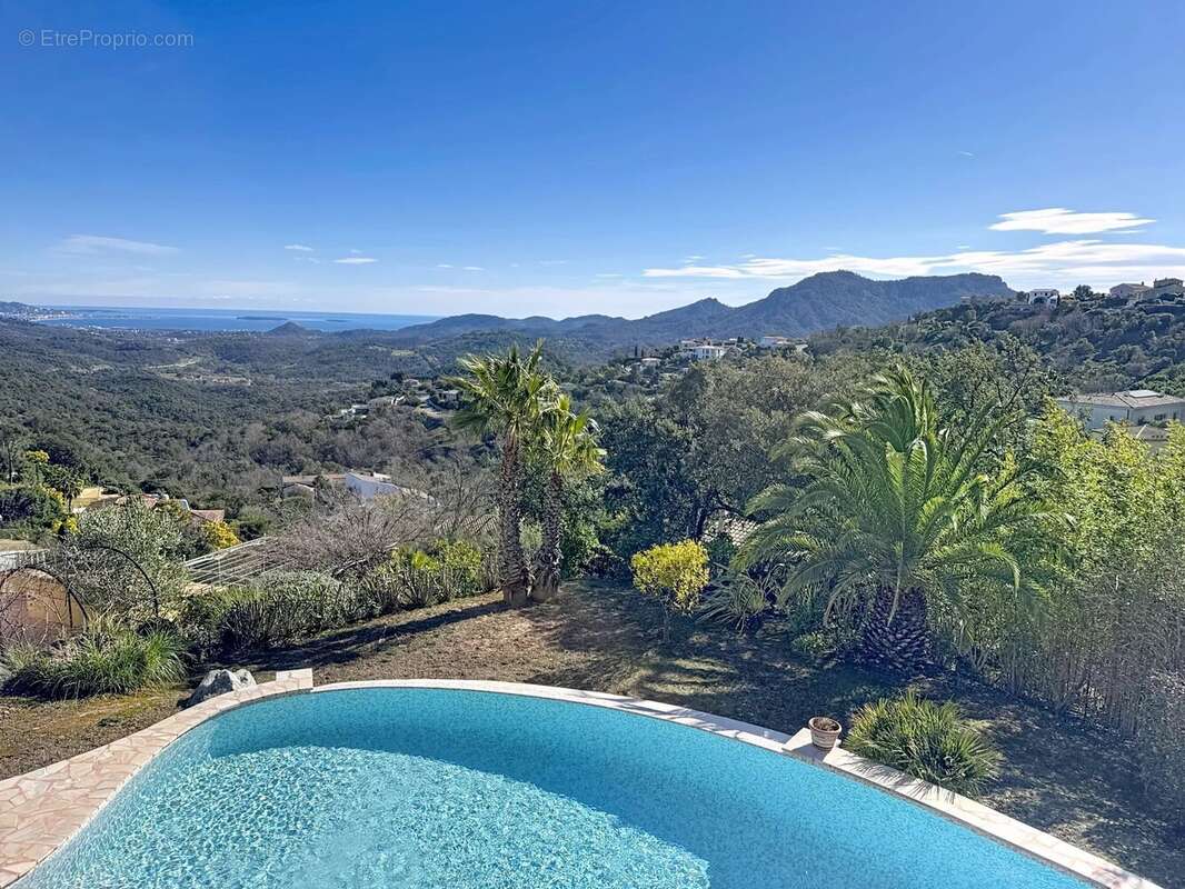 Maison à LES ADRETS-DE-L'ESTEREL