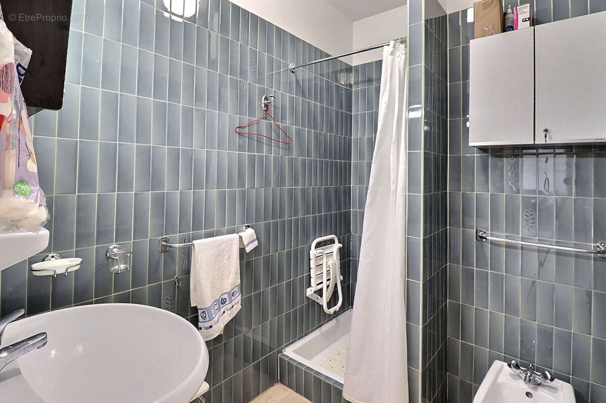 Appartement T4/T5 de 100,50 m2 - Chambéry centre avec balcon, cave et garage - photo 9