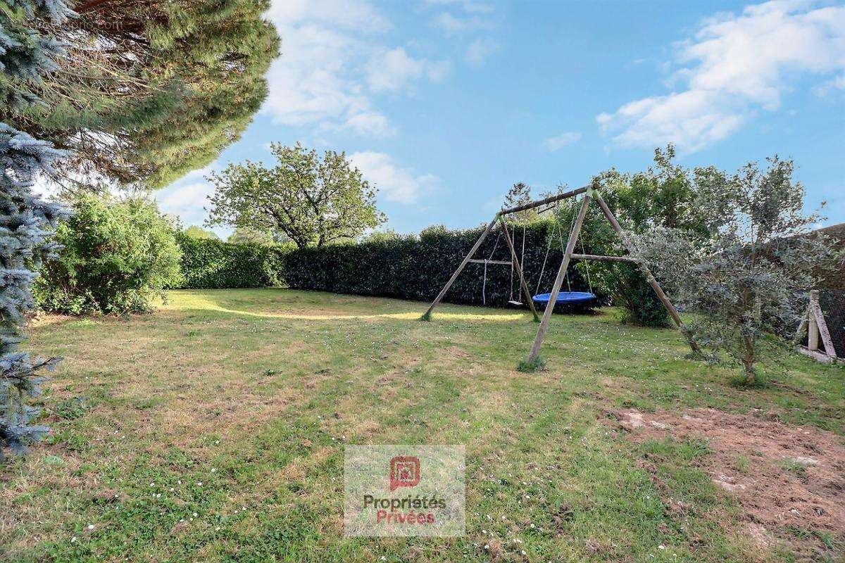 Maison 5 pièces de 106 m2 - 4 chambres - Garage - Terrasse plein sud - 3 places privatives dans la propriété -cabanon de jardin- - photo 13