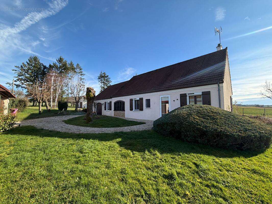Pavillon de caractère dans la campagne nivernaise - photo 3