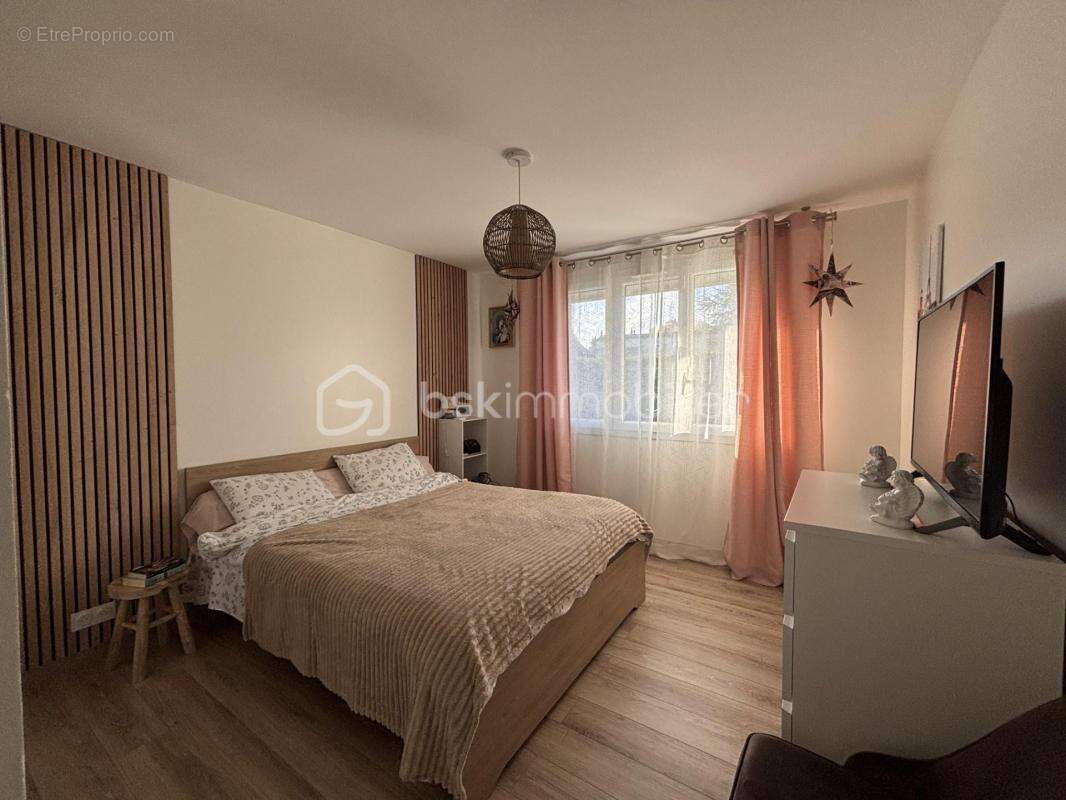 Maison à LA QUEUE-EN-BRIE