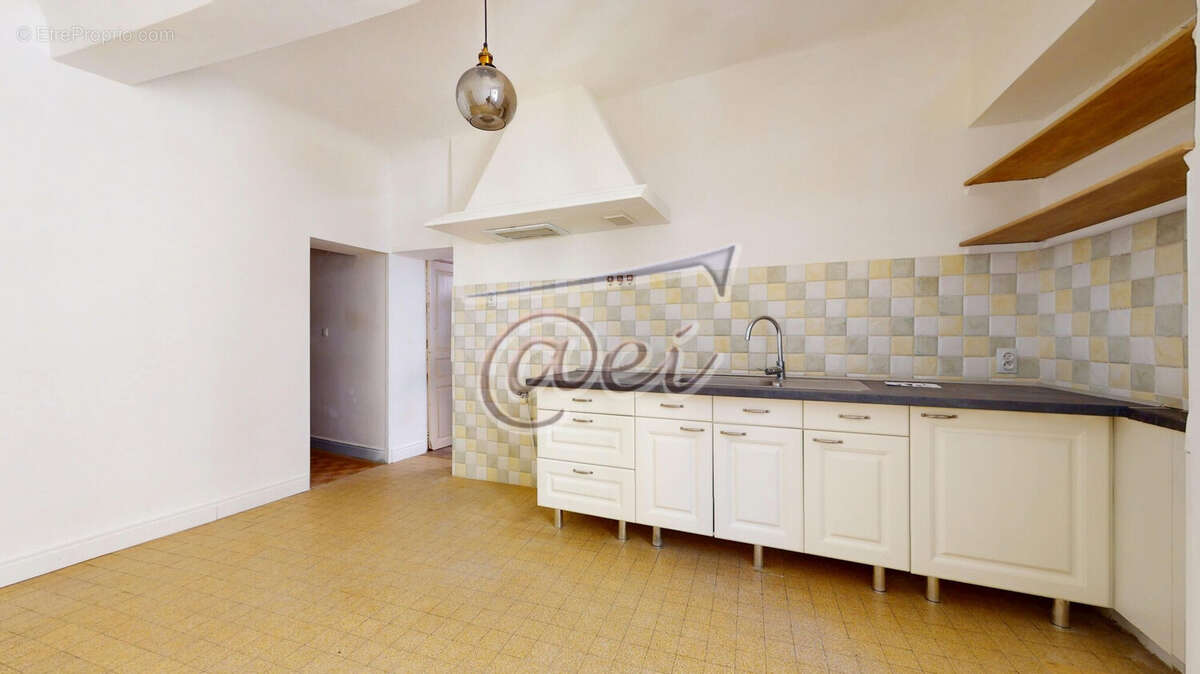 Appartement à SAINT-MAXIMIN-LA-SAINTE-BAUME