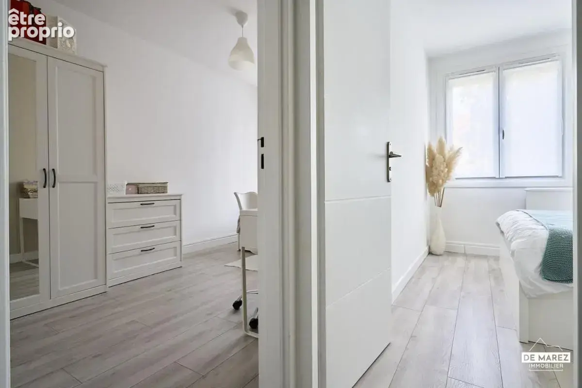 Exclusivite : t3 renove avec parking au pied du metro et des commerces ! - photo 6