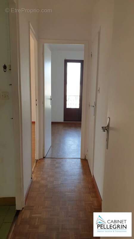 Appartement à MARSEILLE-4E
