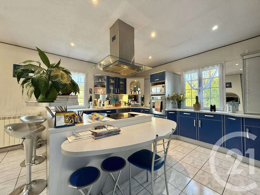 Maison à VILLENEUVE-SUR-ALLIER