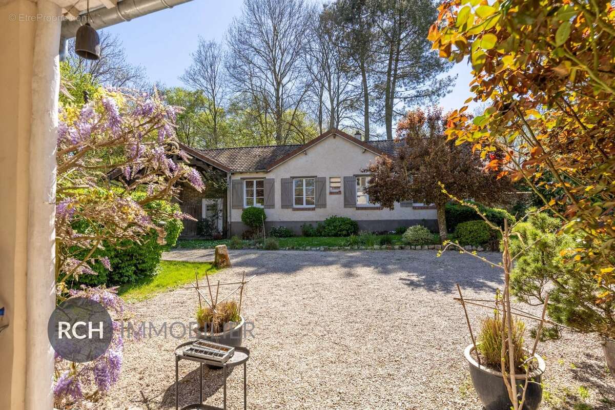 Maison à MONTFORT-L'AMAURY