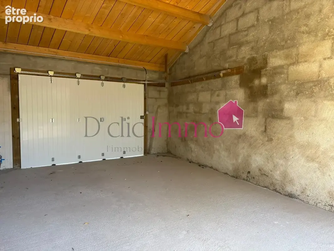 SOULLANS - Centre ville -  Maison 2 chambres avec garage. 453 m2 de terrain. - photo 12