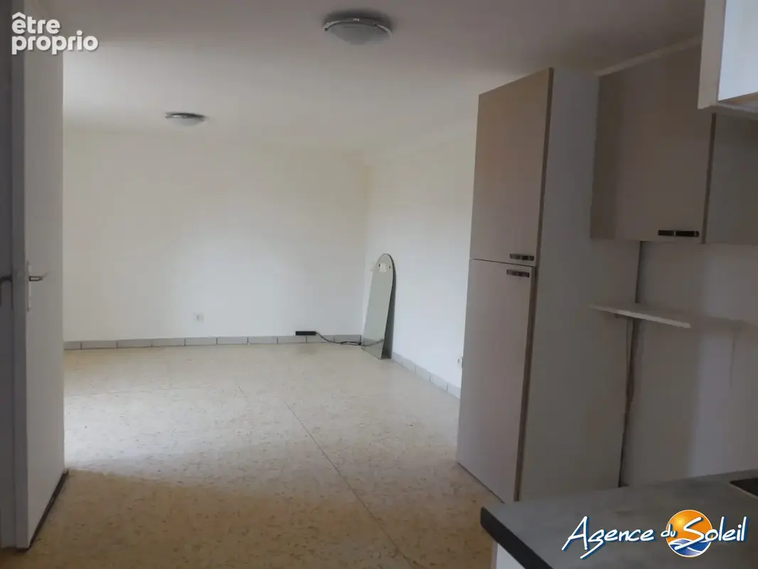 Appartement 1 pièce 23 m² à vendre à Port-La-Nouvelle (11210) - photo 2