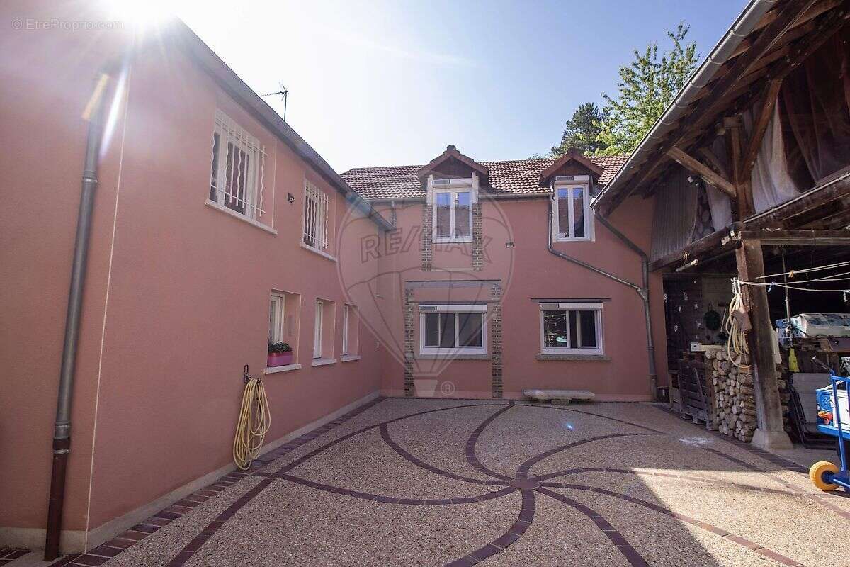 Maison à SAINT-BRIS-LE-VINEUX