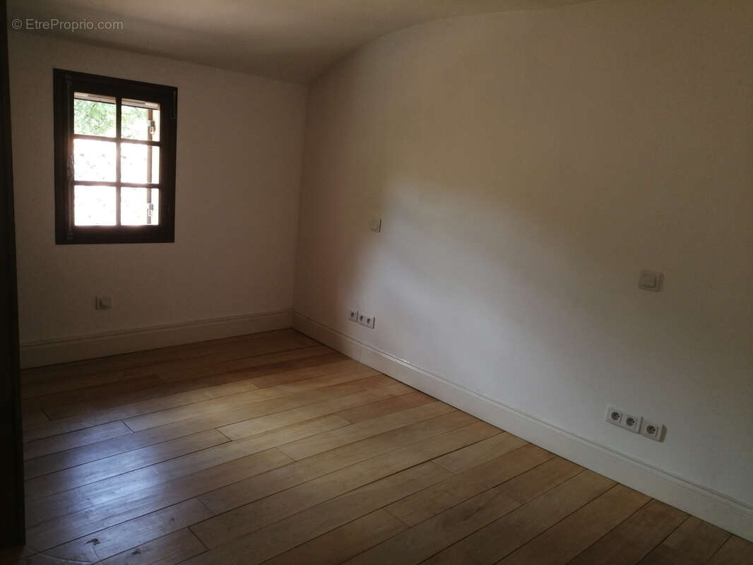 Maison à la campagne, piscine, garage, box ! - photo 13