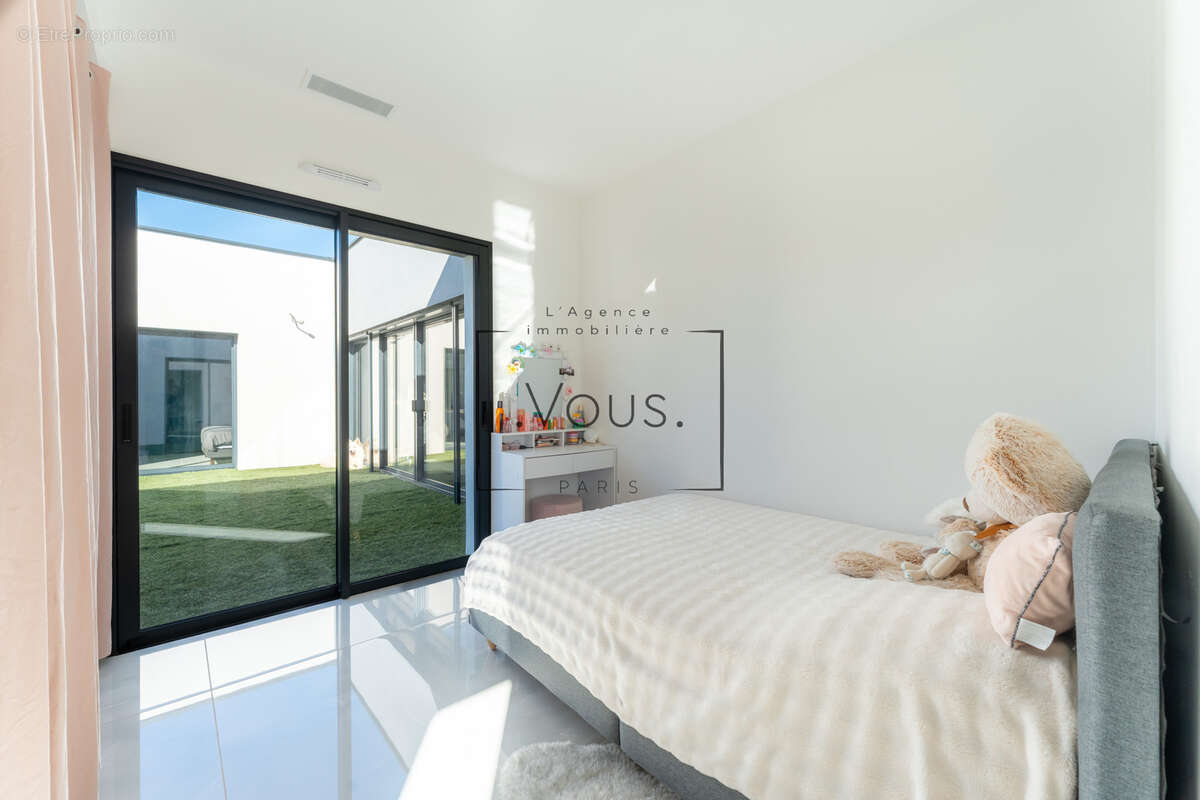 Maison à ROQUEBRUNE-SUR-ARGENS