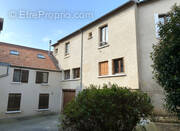 Appartement à NEAUPHLE-LE-CHATEAU