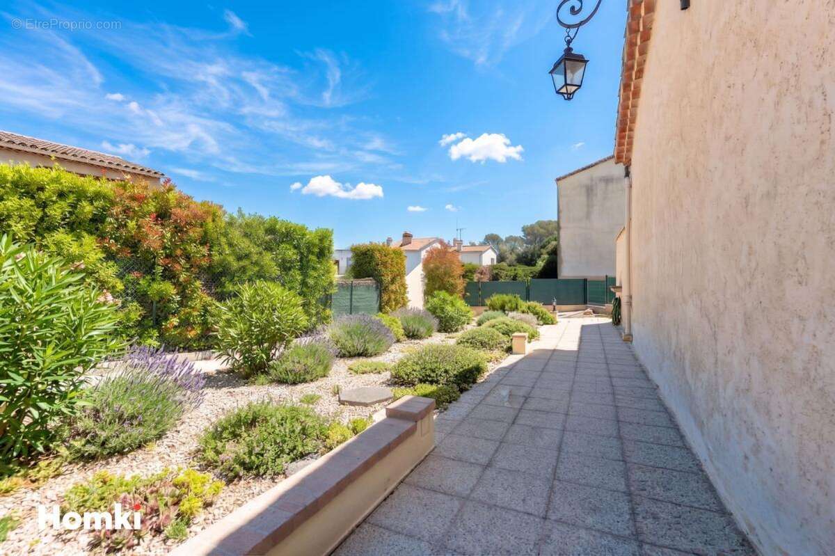 Maison à VALBONNE
