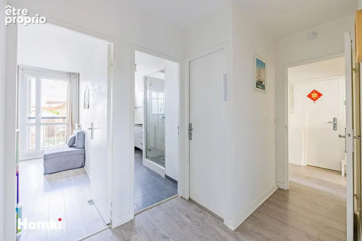 Appartement T3 de 68 m² (inclus cave + possibilité parking en sus) à Courbevoie 92400, Rue Pierre Brossolette - photo 4