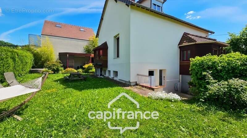 Maison à MONTEVRAIN