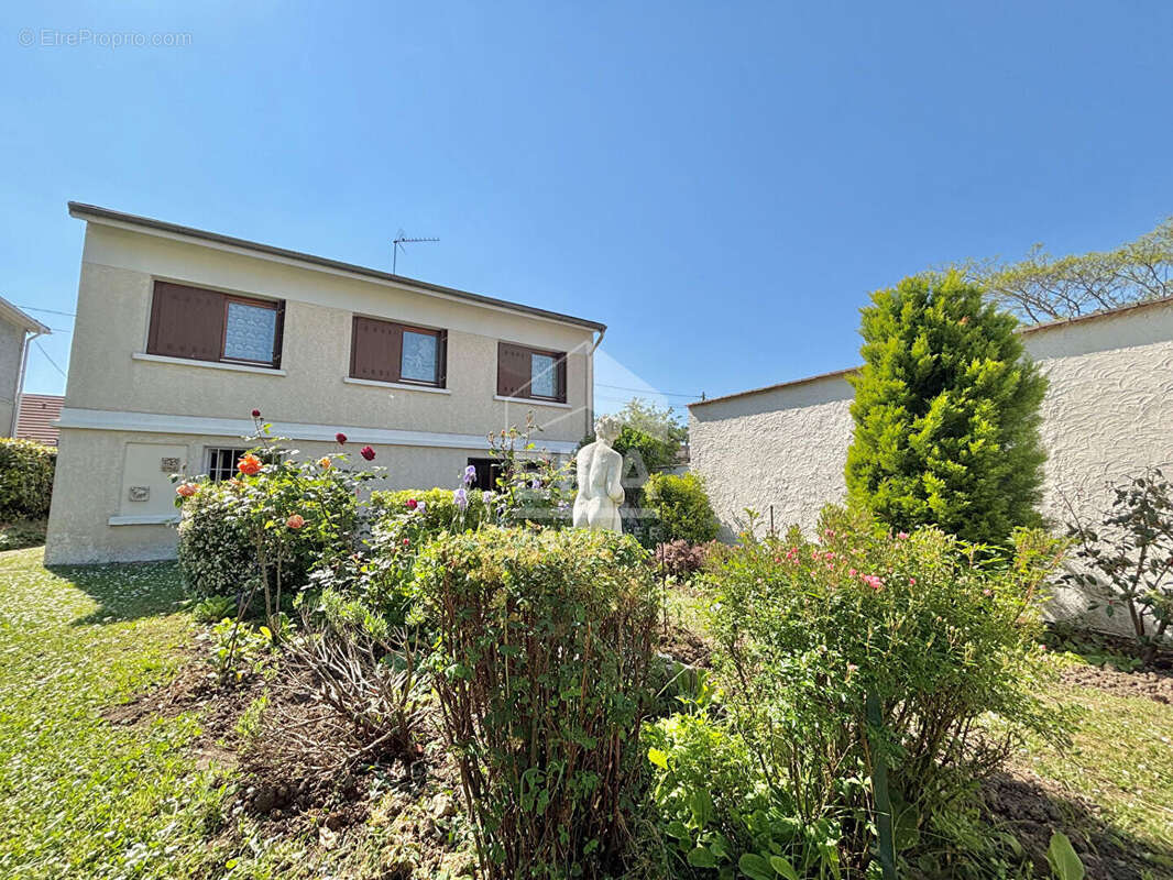 Maison à PONTAULT-COMBAULT