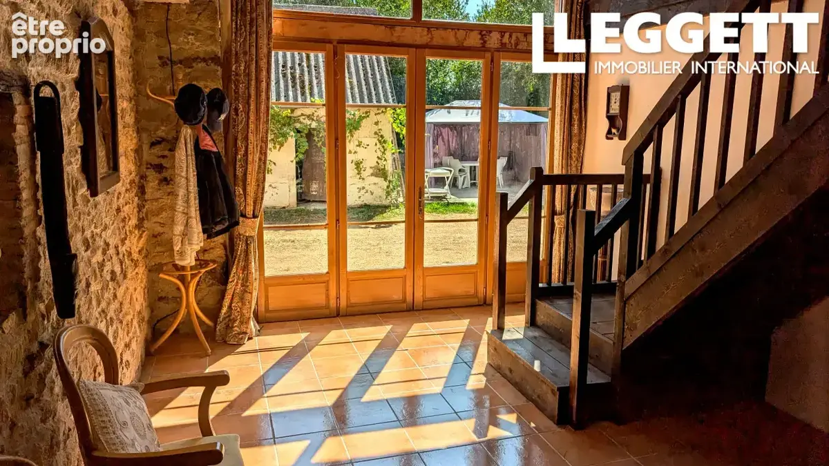 Belle maison de campagne avec écuries, granges et plus 4595 m² de terrain, dans un hameau accueillant - photo 6