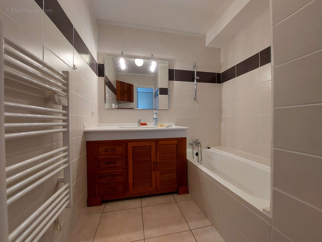 Appartement à SIX-FOURS-LES-PLAGES