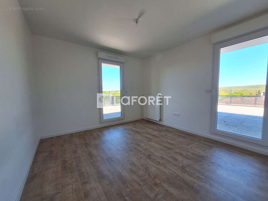 Appartement à VERNEUIL-SUR-SEINE