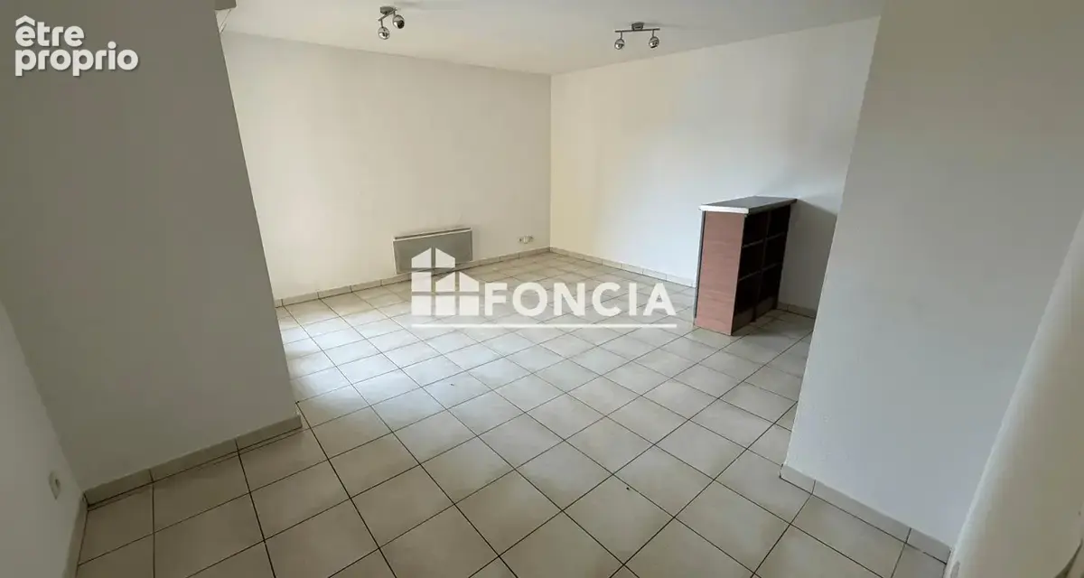 Beau t2 de 43 m2 avec bamlcon parking vendu libre d occupation - photo 3
