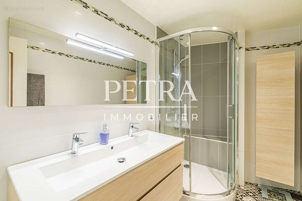 Maison à L'HAY-LES-ROSES