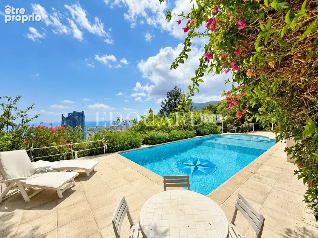 Dans un domaine privé et sécurisé, à vendre villa de prestige avec vue panoramique sur la Principauté de Monaco - photo 19
