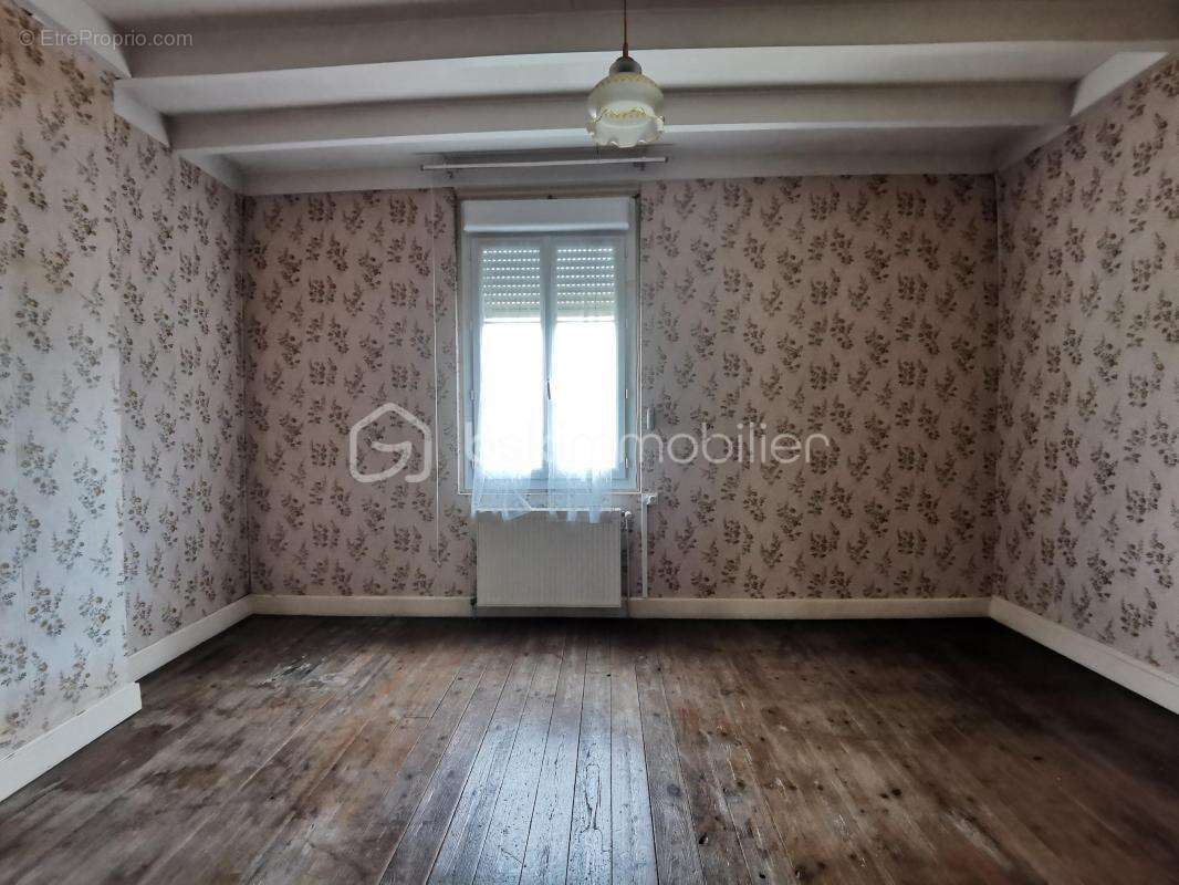 Maison à SAUZE-VAUSSAIS