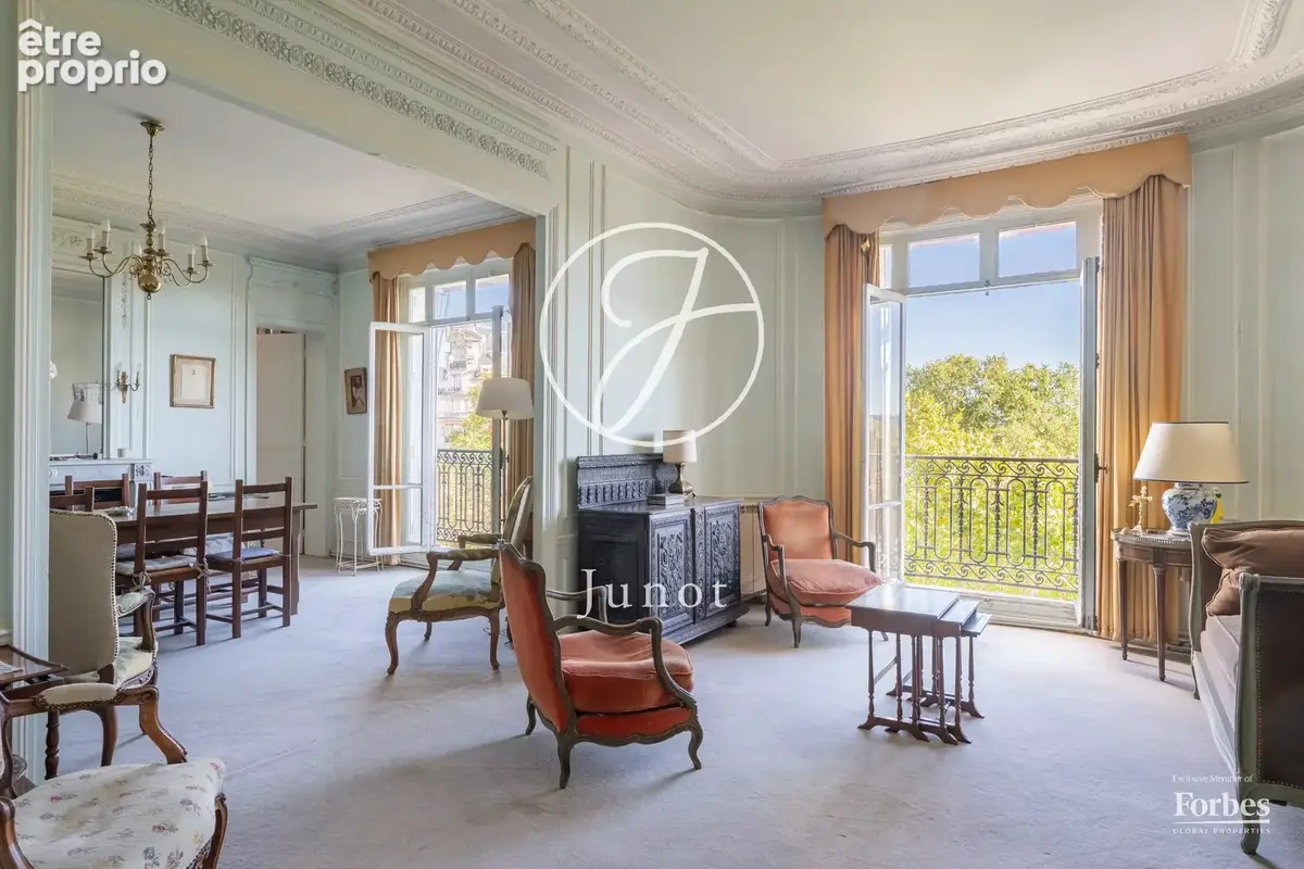 Paris 7e - CHAMP DE MARS - Appartement - 5 pièces - 130,45m² Carrez - 133,35m² au sol - Vues dégagées - photo 2