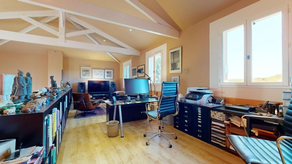 Grande-maison-secteur-calme--11192024_154802.jpg - Maison à SAINT-GERMAIN-DE-BELVES