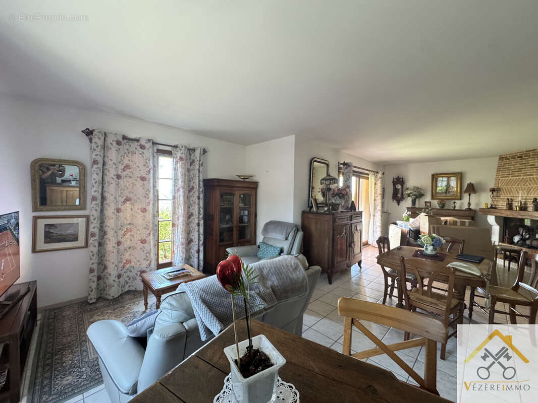 Maison à JUILLAC