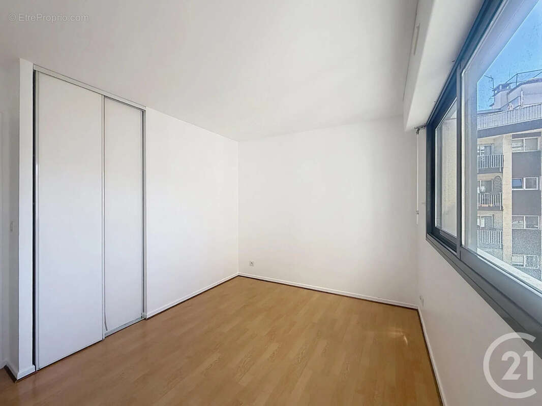 Appartement à PARIS-14E