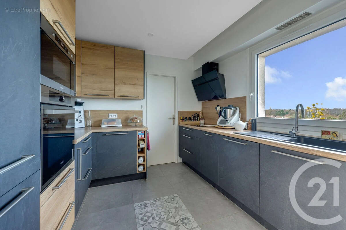 Appartement à VERRIERES-LE-BUISSON