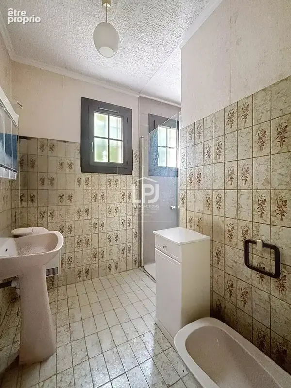 Maison individuelle - 5 pièces - 151 m² sur une parcelle arborée de près de 2700 m² côté village - photo 10