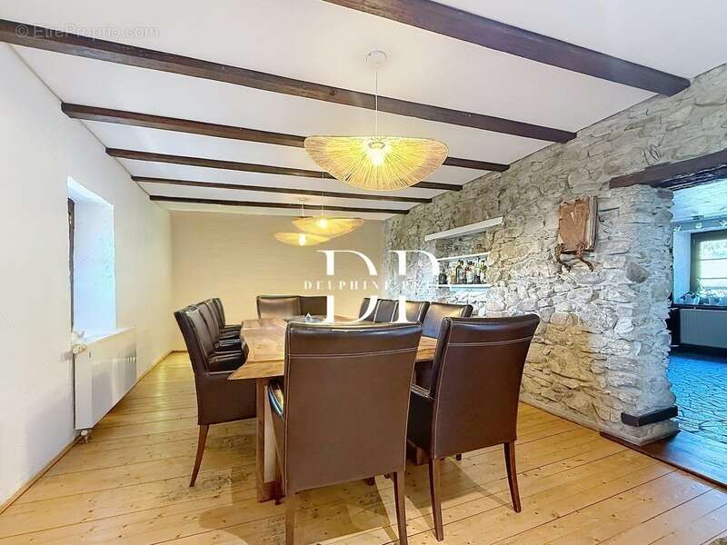 Lucinges, Maison à vendre 4 pièces de 134 m2 (74) Terrain d'env. 450 m2 - photo 5
