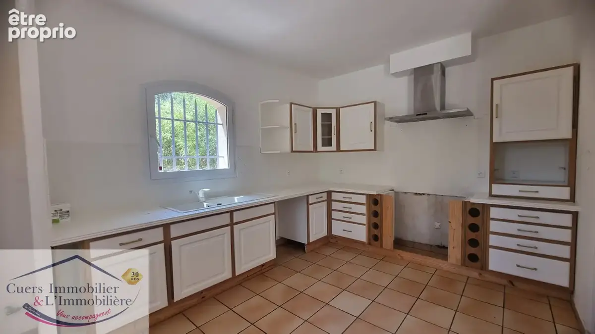 La crau, propriete  avec 2 logements developpant 337m2 habitables, avec piscine - photo 14