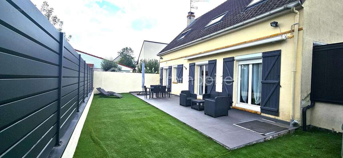 Maison à PONTAULT-COMBAULT