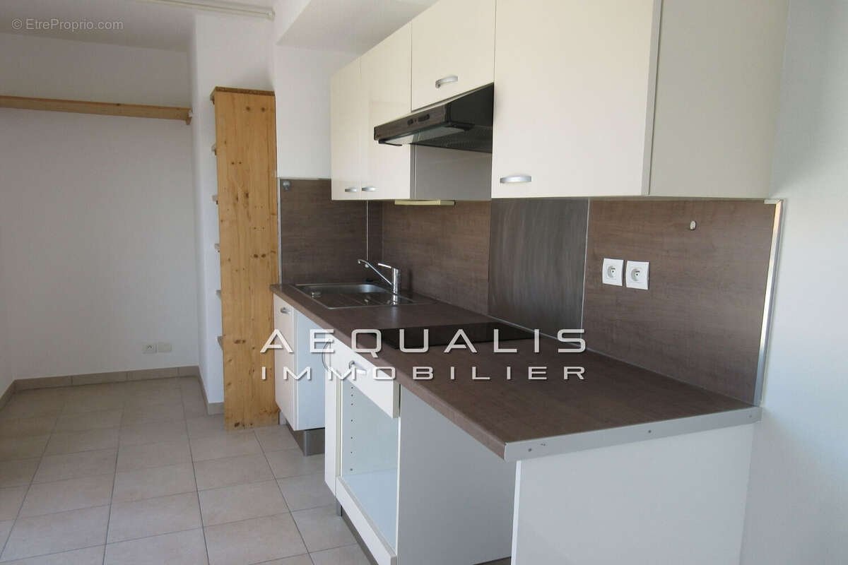 Appartement à SAINT-LAURENT-DU-VAR