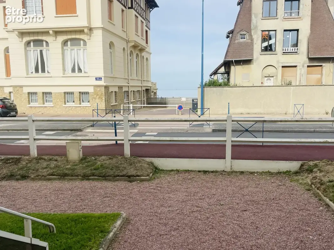 20 m plage ! superbe 2 pièces de 31,54m2 plein + cave + parking - photo 2