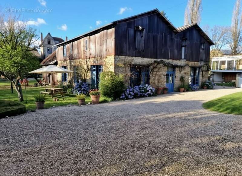Maison à CONTREXEVILLE
