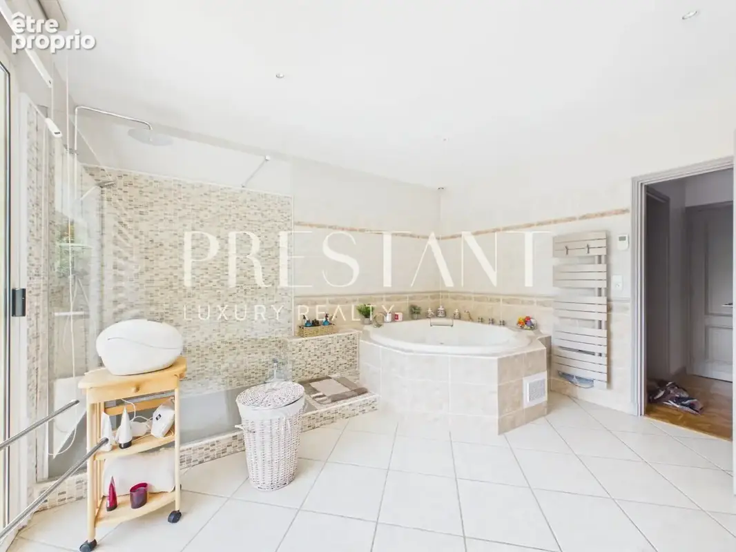 Villa contemporaine de 390m2 sur un parc 1,3 ha - Le Taillan Médoc - photo 18