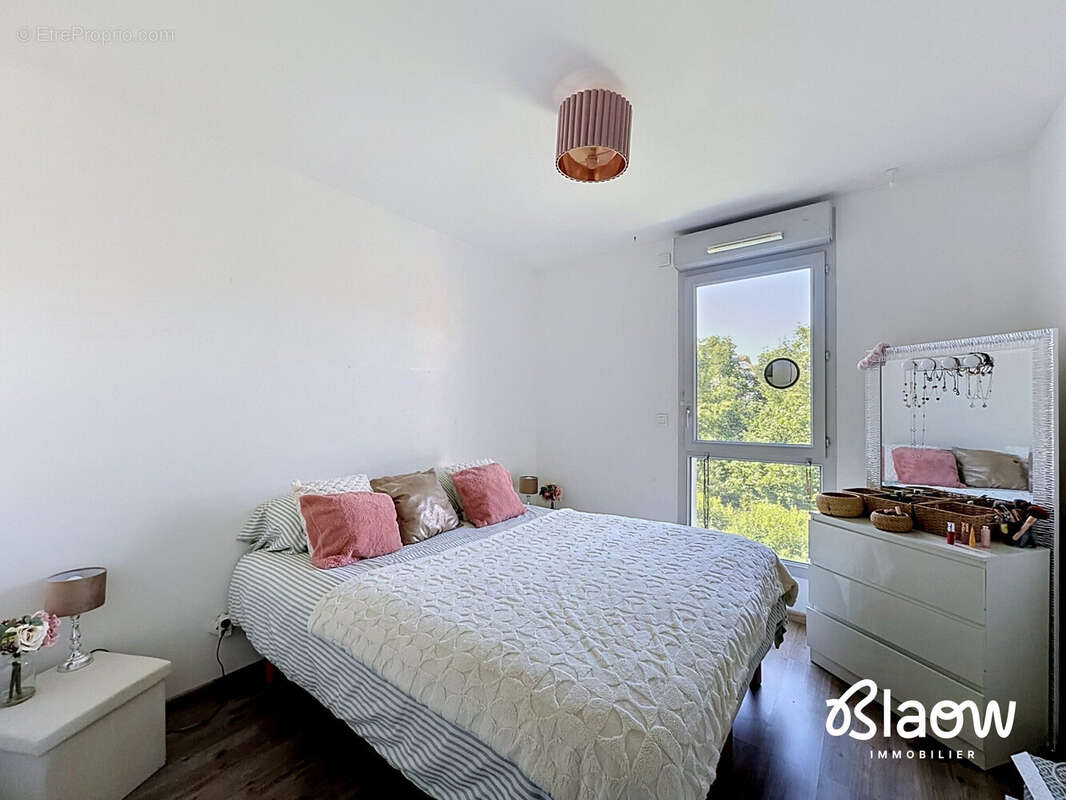 Appartement 88 m² à Decines-Charpieu  - photo 7