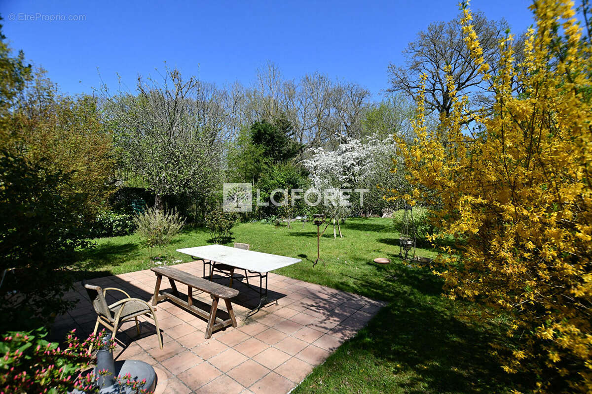 Maison à LA CELLE-SAINT-CLOUD