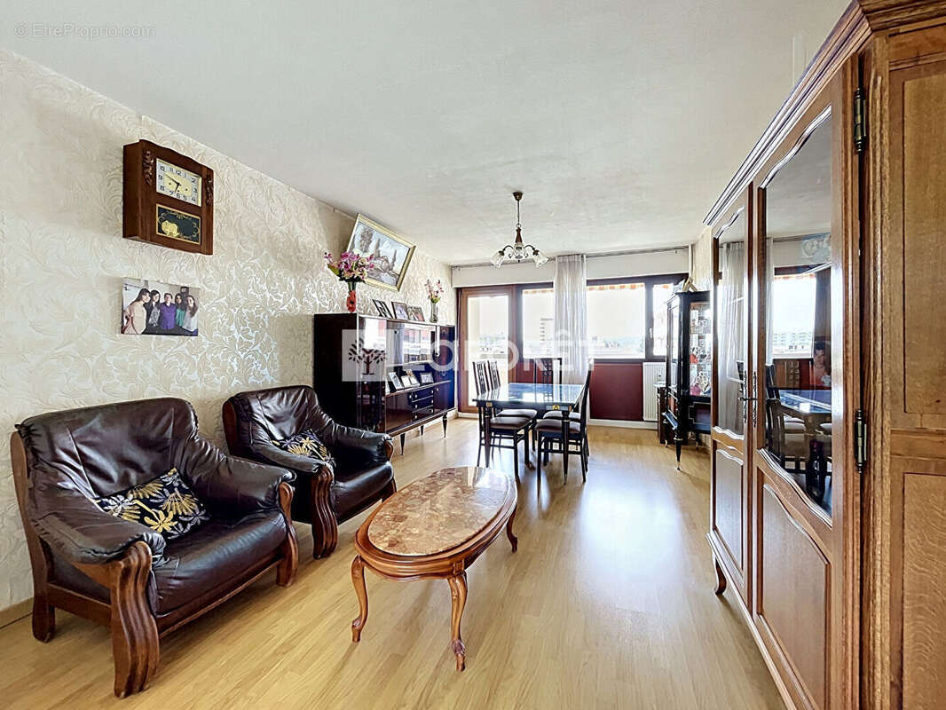 Appartement à RILLIEUX-LA-PAPE