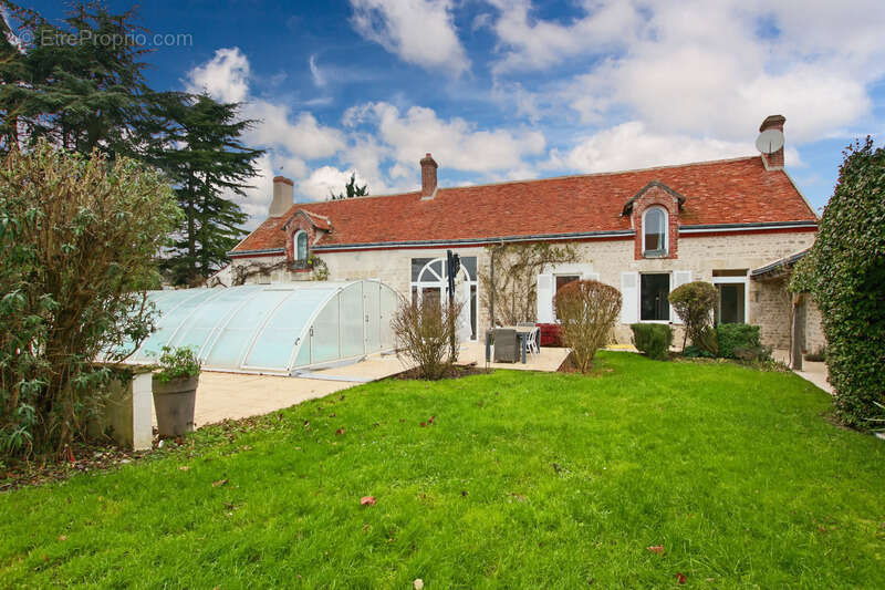 Propriété Pierres apparentes, 242m², 5 chambres, Dortoir enfant et mezzanine, Loiret, Piscine, Jacuzzi, Terrain de tennis, Garag - photo 22