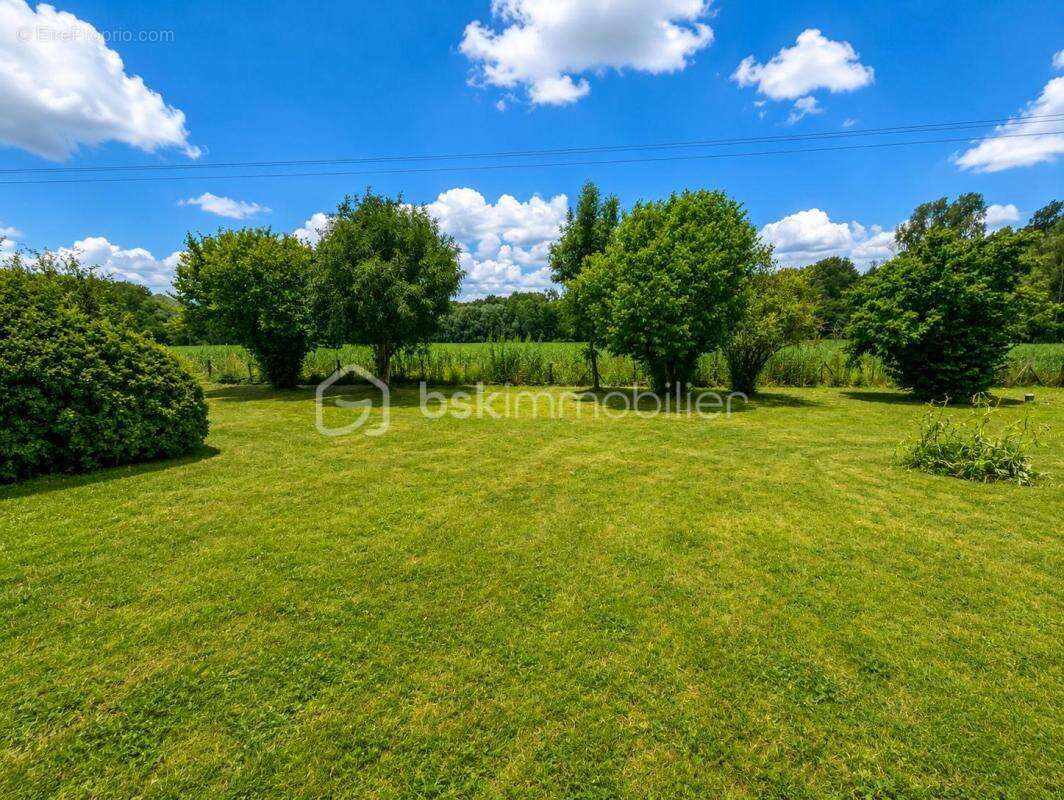 EXCLUSIVITÉ – Ancien corps de ferme sur 5,6 hectares avec dépendances, verger et rivière - photo 21