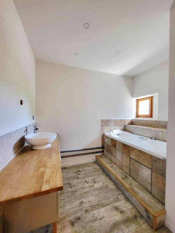 Maison en pierre 6 pièces, jardin et piscine ! - photo 13